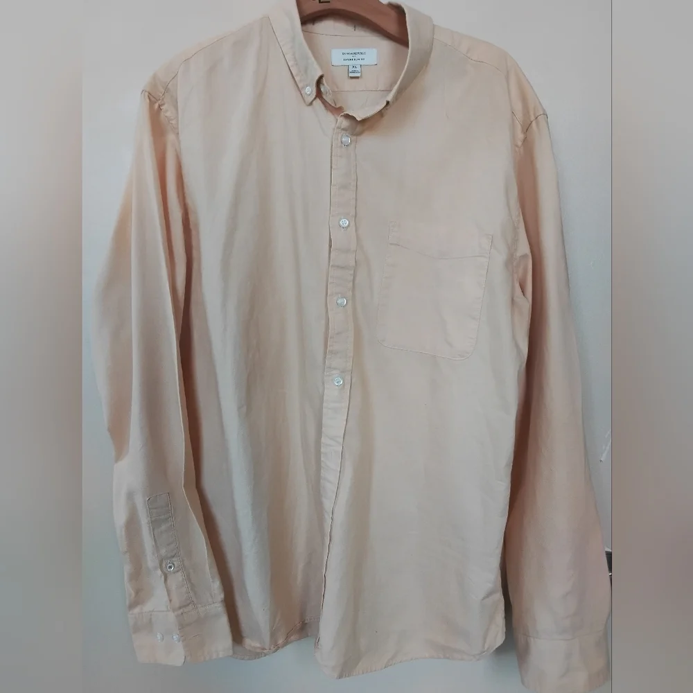 Banana Republic Men's Button-Down Yellow Shirt